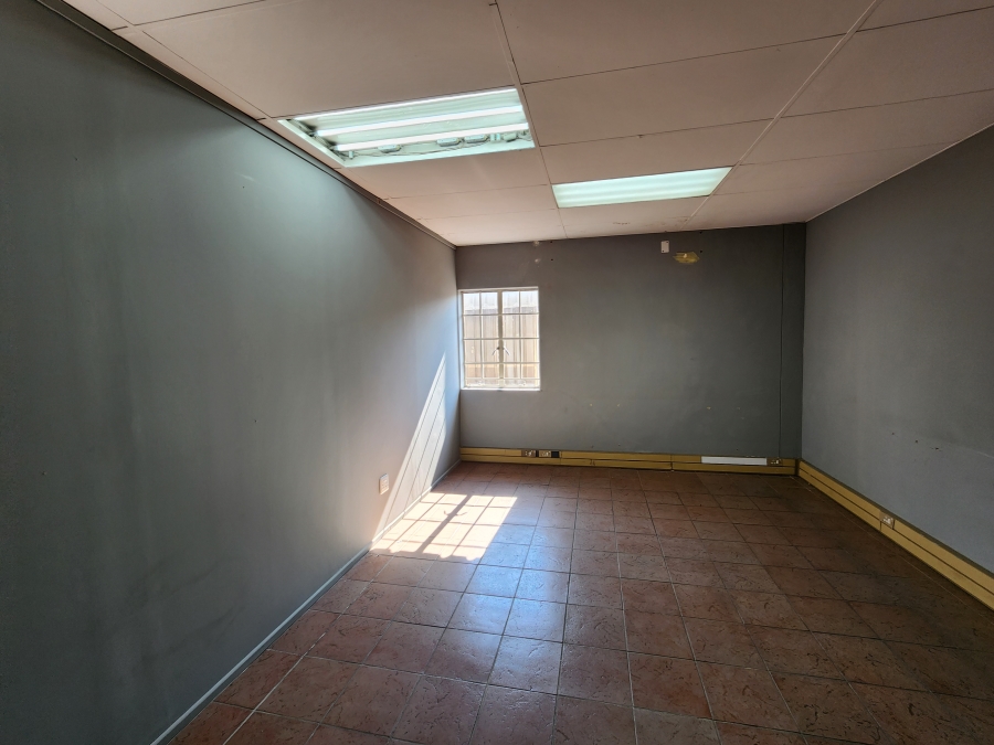 To Let Commercial Property for Rent in Koedoespoort Industrial Gauteng