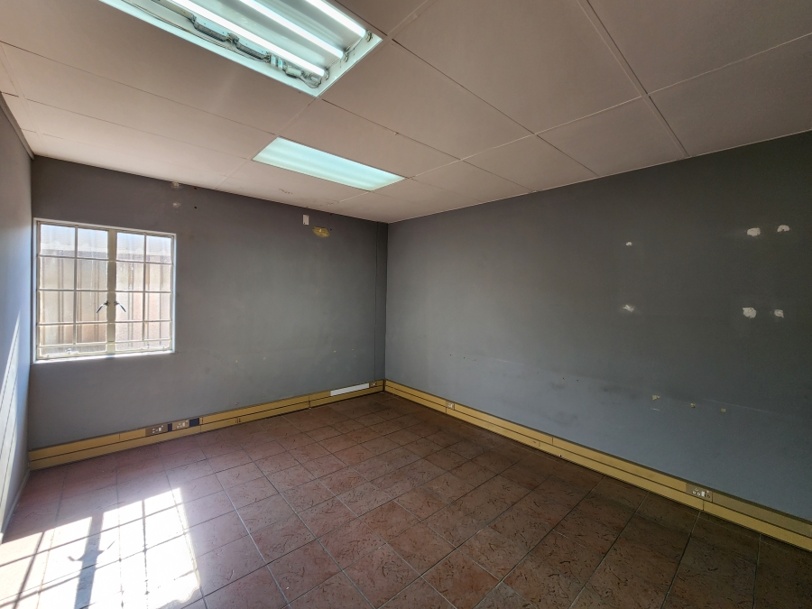 To Let Commercial Property for Rent in Koedoespoort Industrial Gauteng