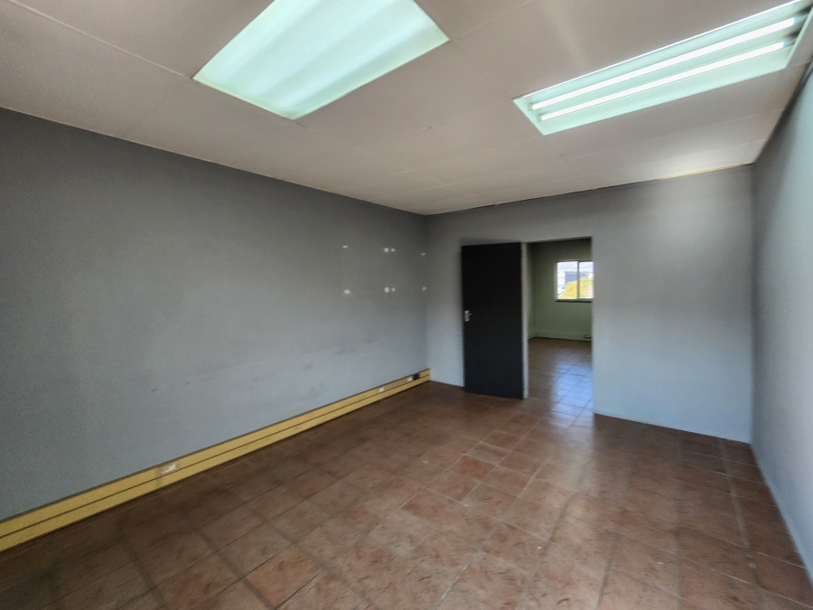 To Let Commercial Property for Rent in Koedoespoort Industrial Gauteng