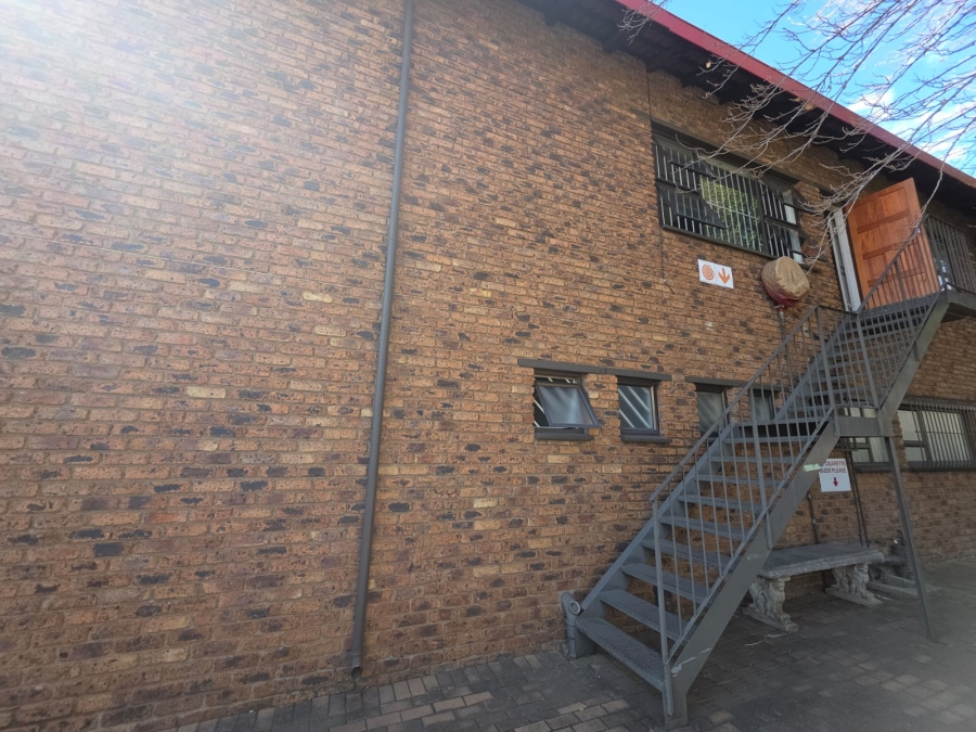To Let Commercial Property for Rent in Farrar Park Gauteng