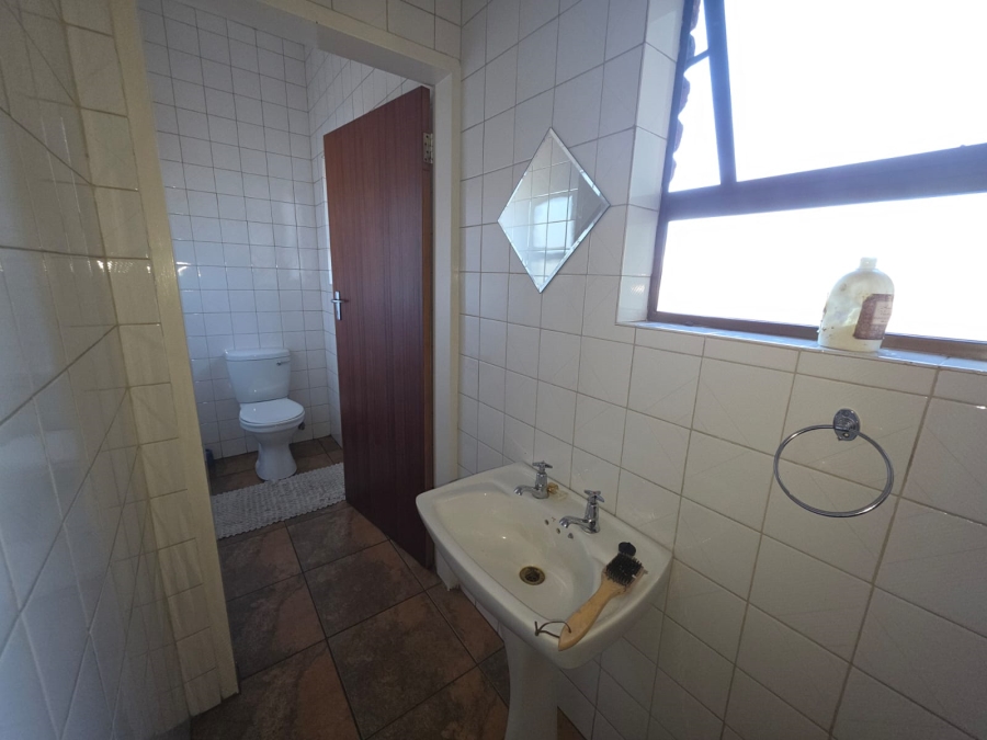To Let Commercial Property for Rent in Farrar Park Gauteng