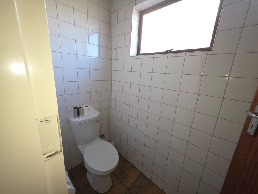 To Let Commercial Property for Rent in Farrar Park Gauteng