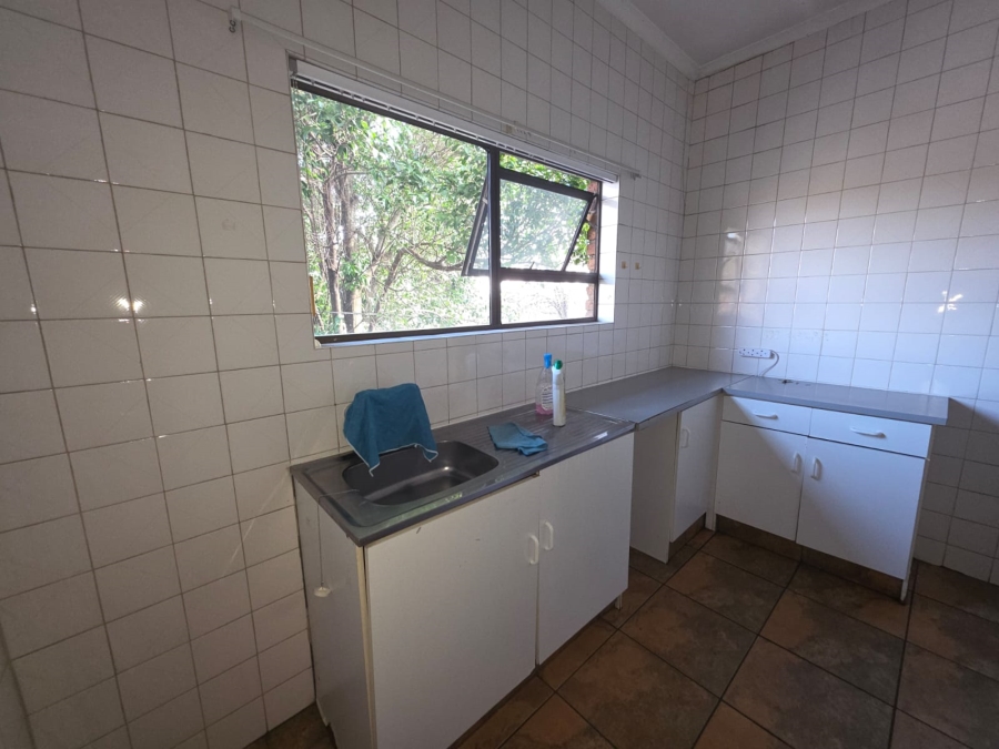 To Let Commercial Property for Rent in Farrar Park Gauteng