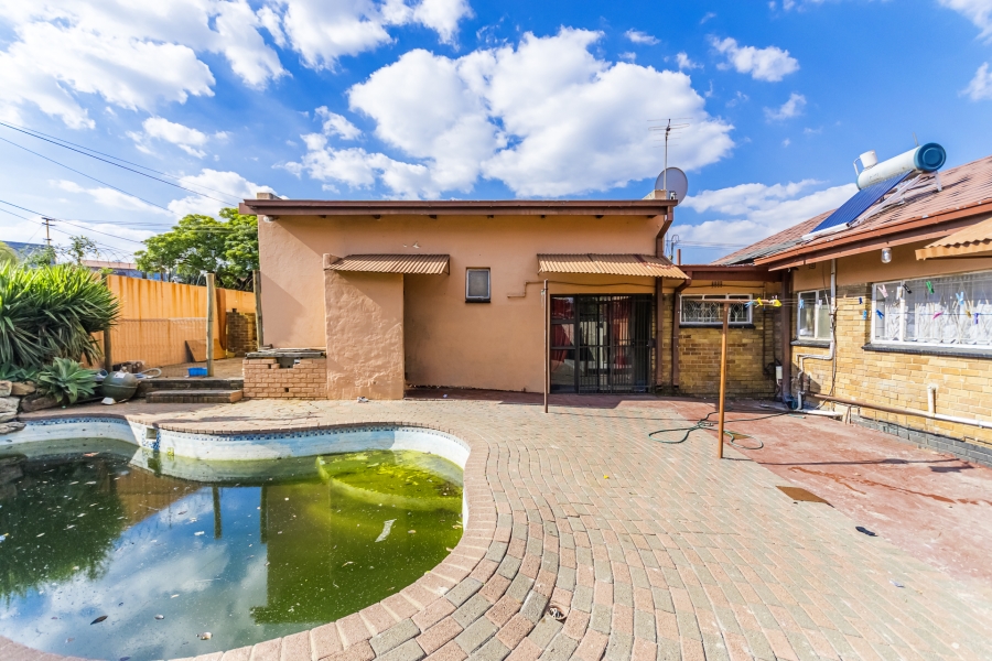 4 Bedroom Property for Sale in Bosmont Gauteng