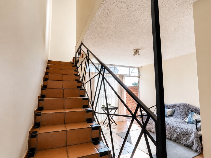 1 Bedroom Property for Sale in Pierre Van Ryneveld Gauteng
