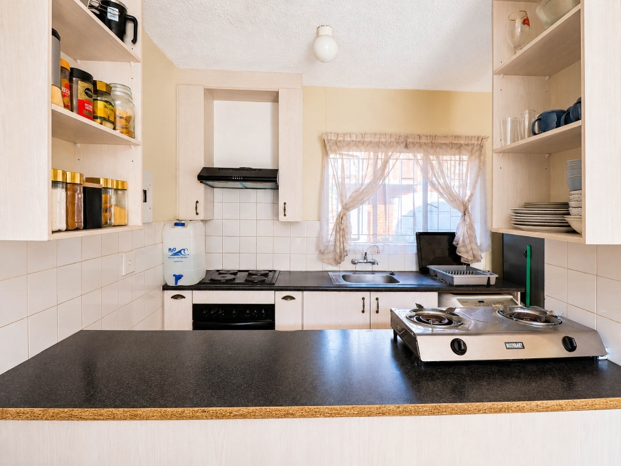 1 Bedroom Property for Sale in Pierre Van Ryneveld Gauteng