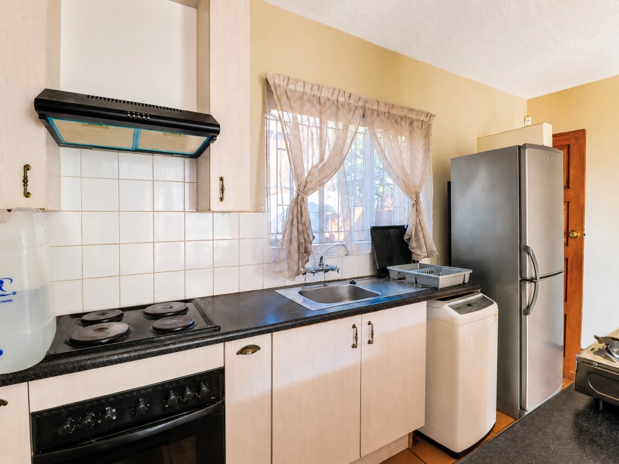 1 Bedroom Property for Sale in Pierre Van Ryneveld Gauteng
