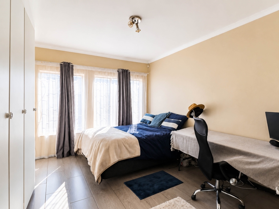 1 Bedroom Property for Sale in Pierre Van Ryneveld Gauteng