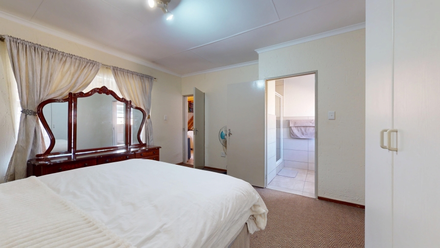 4 Bedroom Property for Sale in Ravenswood Gauteng