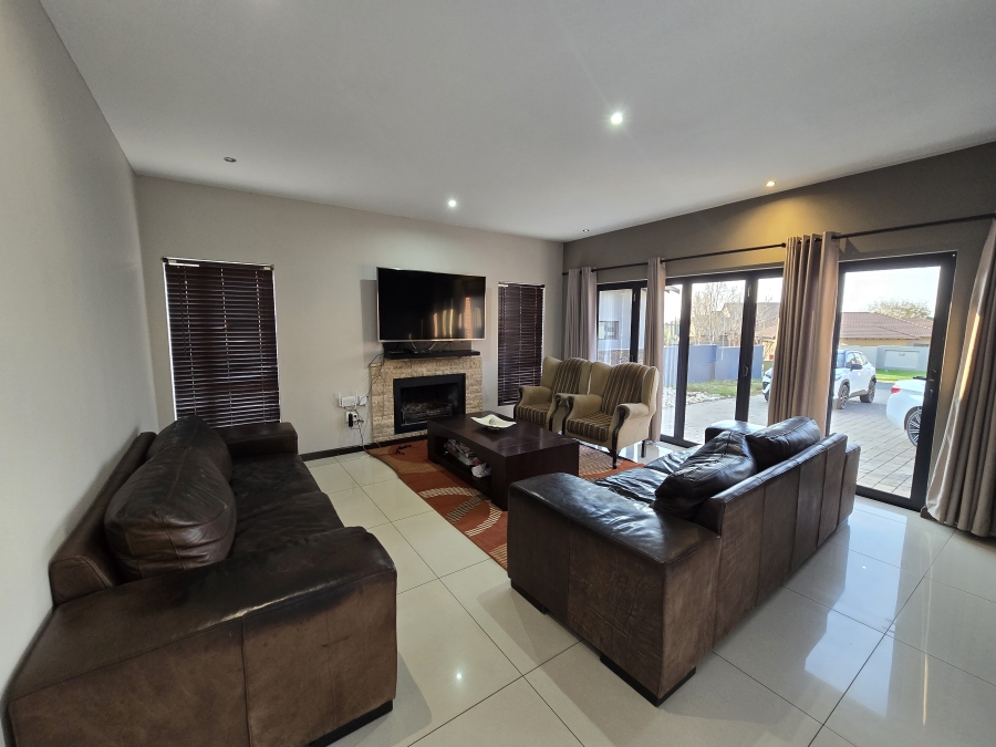 To Let 4 Bedroom Property for Rent in Pebble Rock Golf Village Gauteng