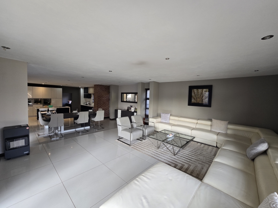To Let 4 Bedroom Property for Rent in Pebble Rock Golf Village Gauteng