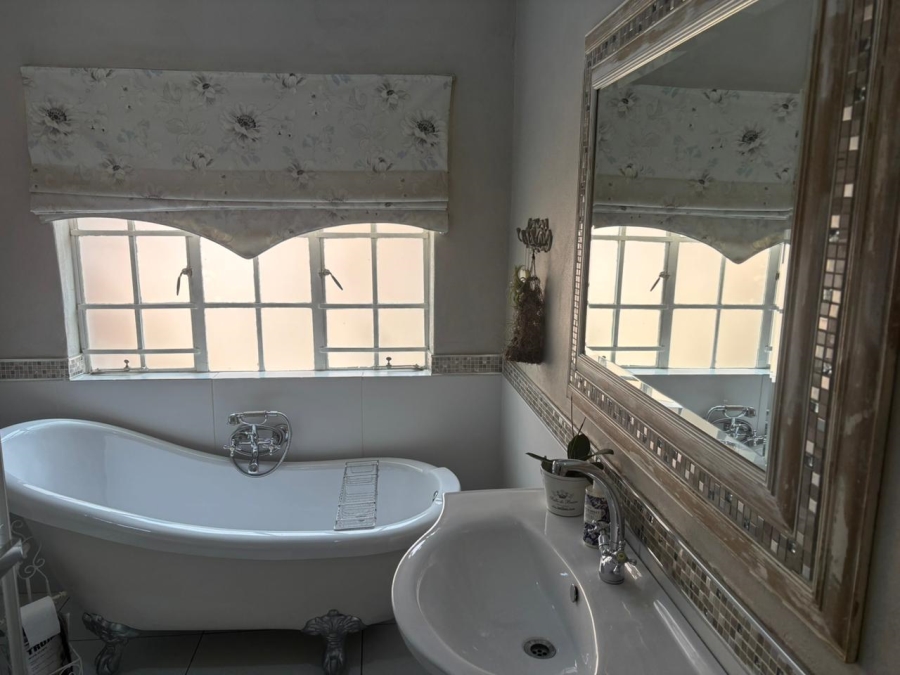 4 Bedroom Property for Sale in Kibler Park Gauteng