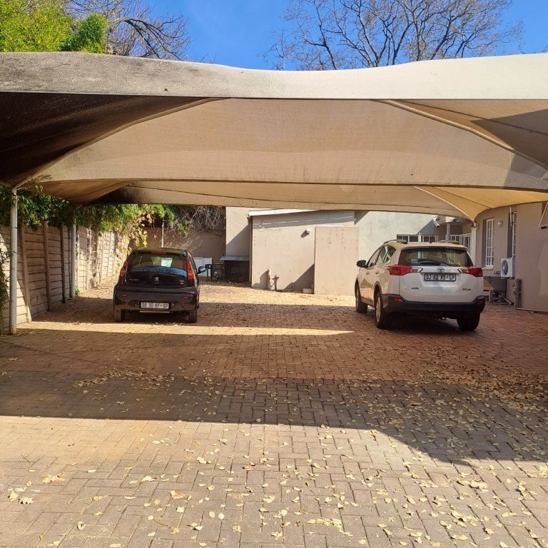 To Let 1 Bedroom Property for Rent in Highlands North Gauteng