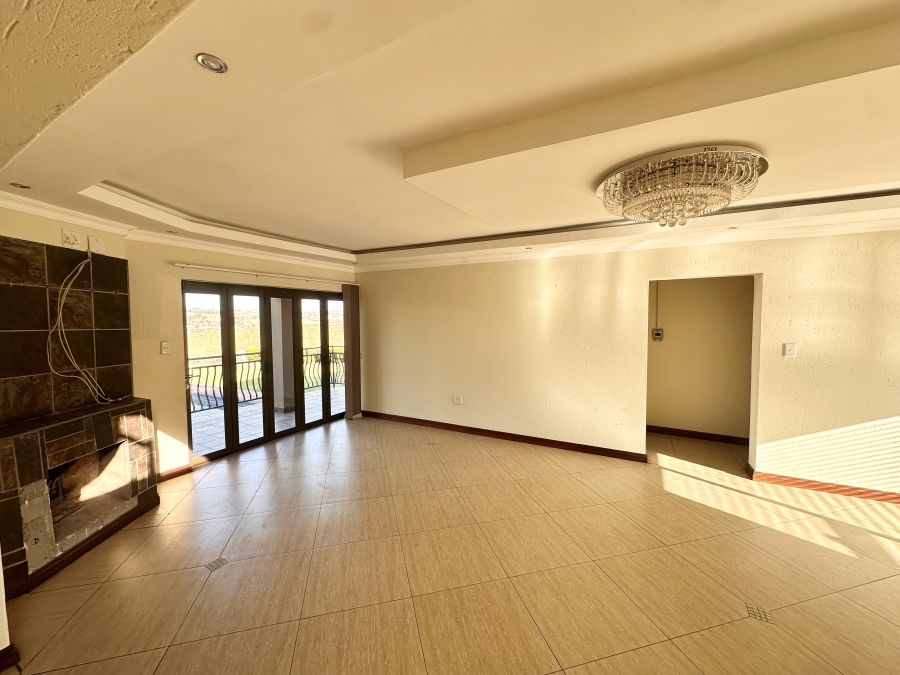 5 Bedroom Property for Sale in Thatchfield Estate Gauteng