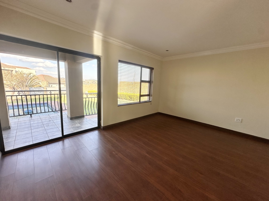 5 Bedroom Property for Sale in Thatchfield Estate Gauteng