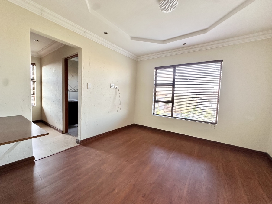 5 Bedroom Property for Sale in Thatchfield Estate Gauteng