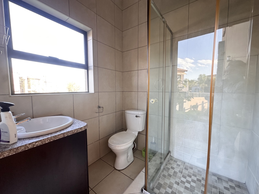 5 Bedroom Property for Sale in Thatchfield Estate Gauteng