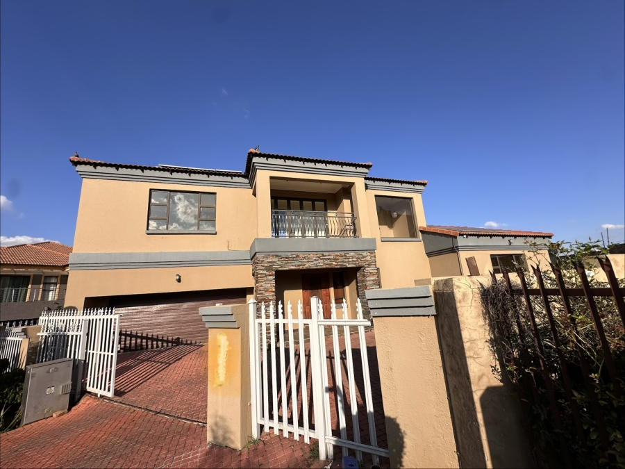 5 Bedroom Property for Sale in Thatchfield Estate Gauteng