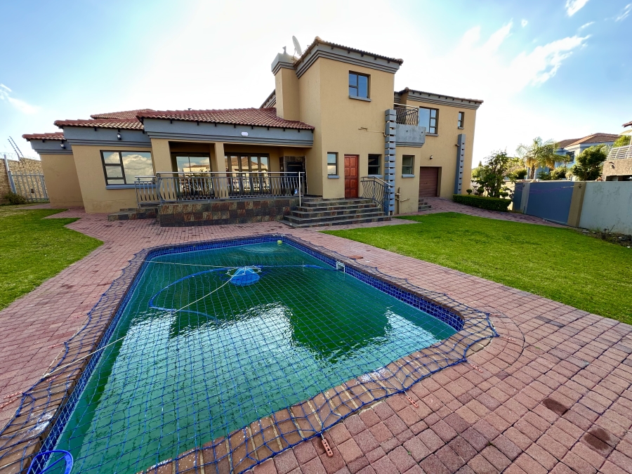 5 Bedroom Property for Sale in Thatchfield Estate Gauteng