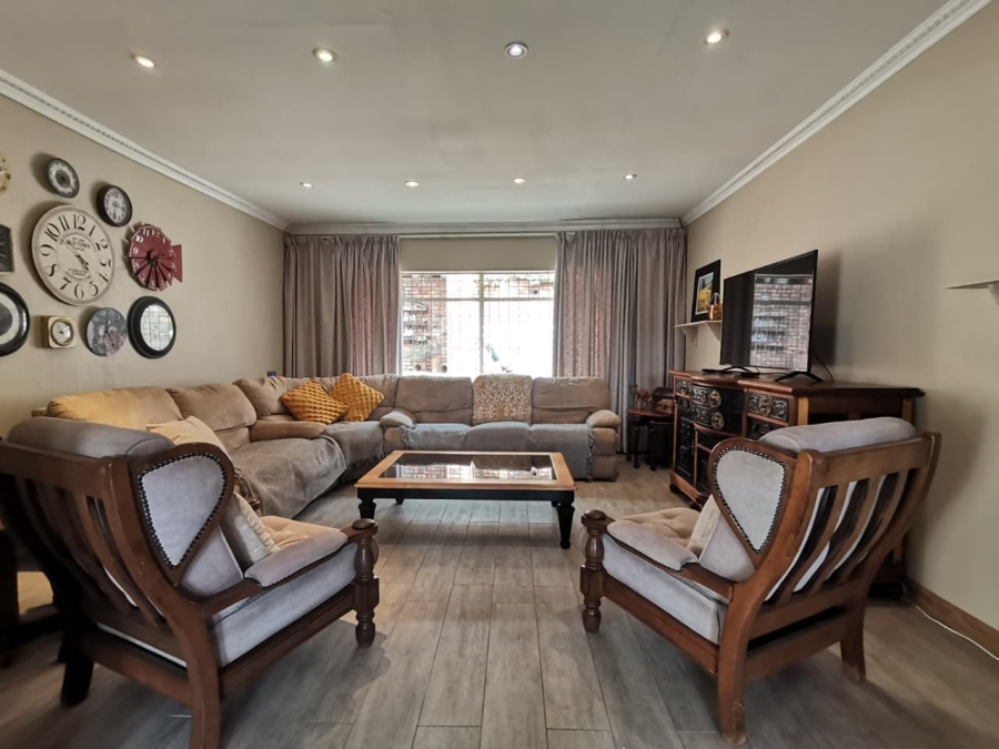 4 Bedroom Property for Sale in Kibler Park Gauteng