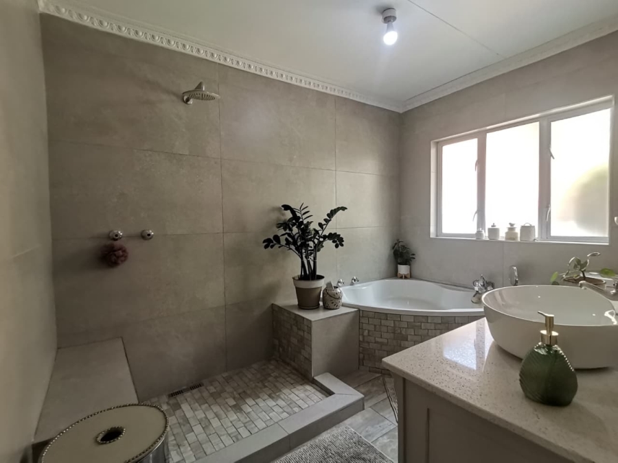 4 Bedroom Property for Sale in Kibler Park Gauteng