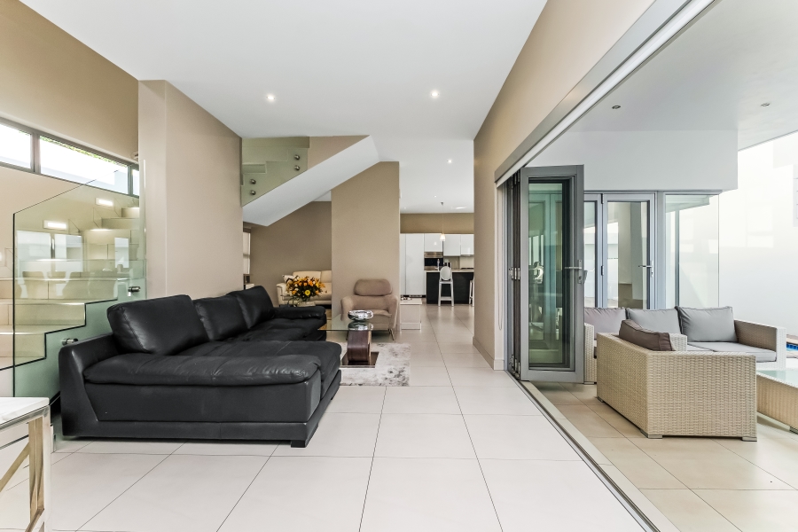To Let 4 Bedroom Property for Rent in Bryanston Gauteng