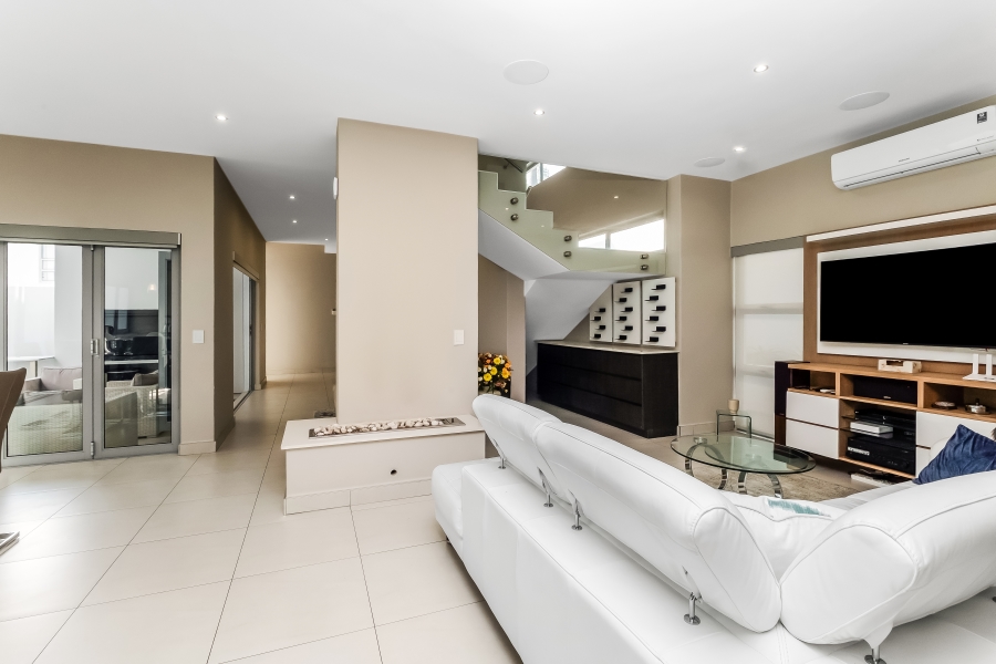 To Let 4 Bedroom Property for Rent in Bryanston Gauteng