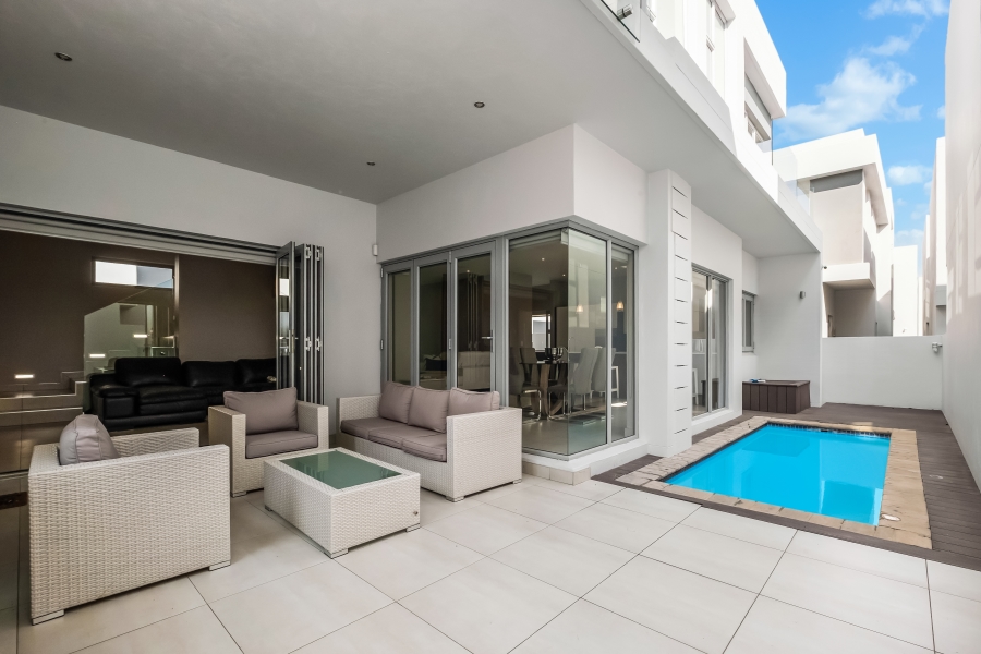 To Let 4 Bedroom Property for Rent in Bryanston Gauteng