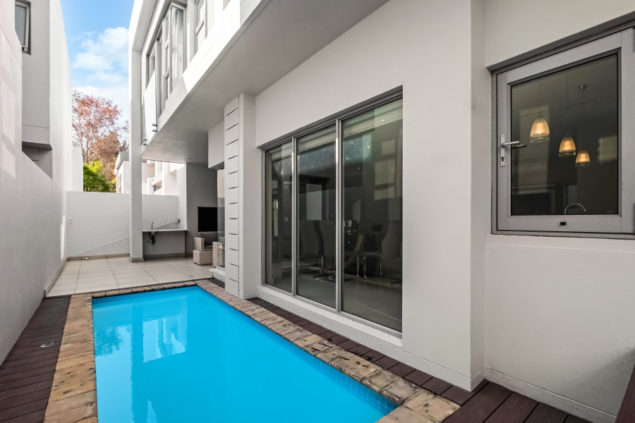 To Let 4 Bedroom Property for Rent in Bryanston Gauteng