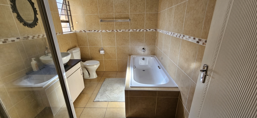 2 Bedroom Property for Sale in New Redruth Gauteng