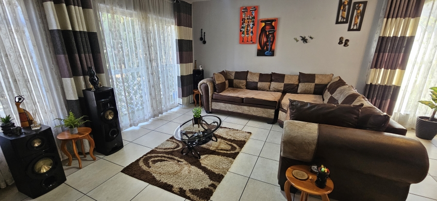 2 Bedroom Property for Sale in South Crest Gauteng