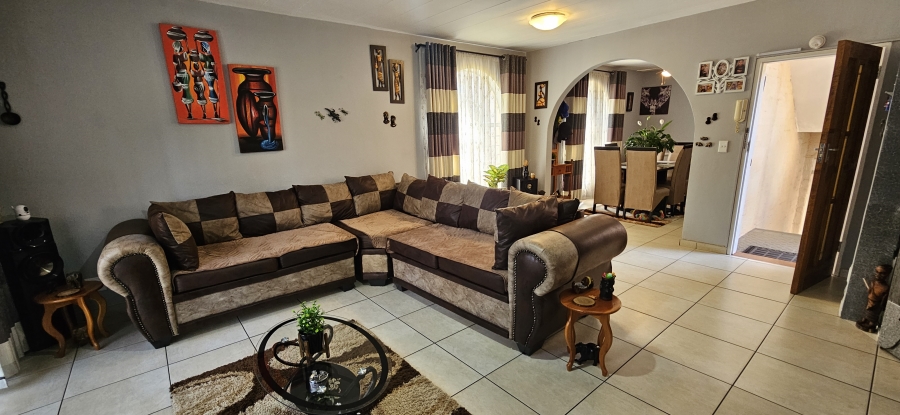 2 Bedroom Property for Sale in South Crest Gauteng