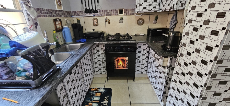 2 Bedroom Property for Sale in South Crest Gauteng