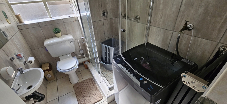 2 Bedroom Property for Sale in South Crest Gauteng