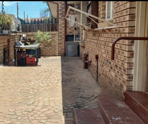 2 Bedroom Property for Sale in Randpoort Gauteng