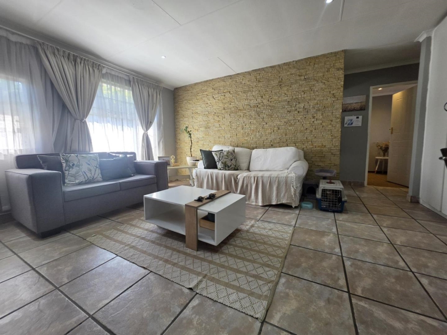 2 Bedroom Property for Sale in Verwoerdpark Gauteng