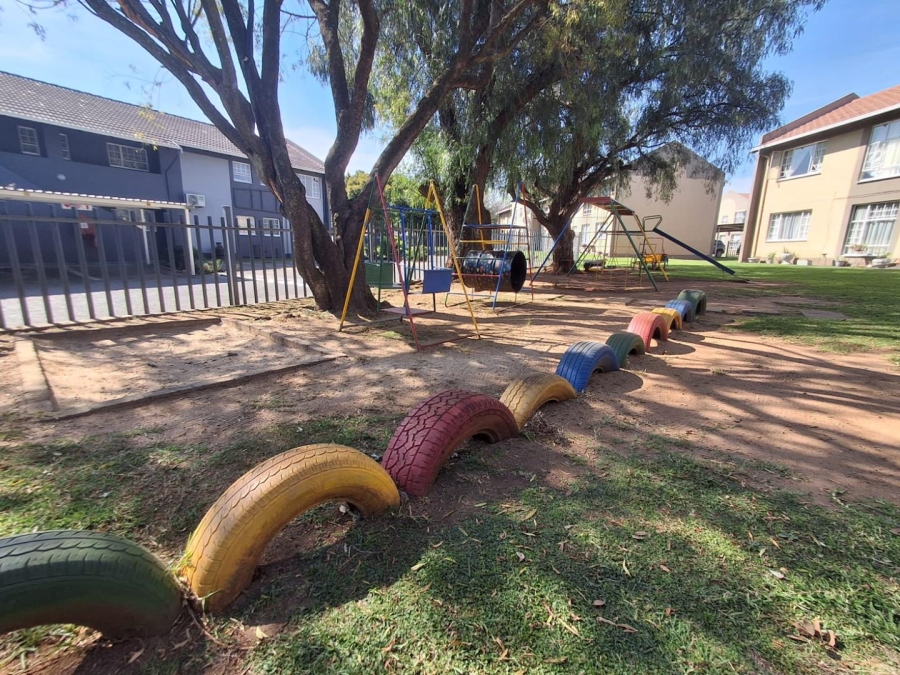 2 Bedroom Property for Sale in Verwoerdpark Gauteng