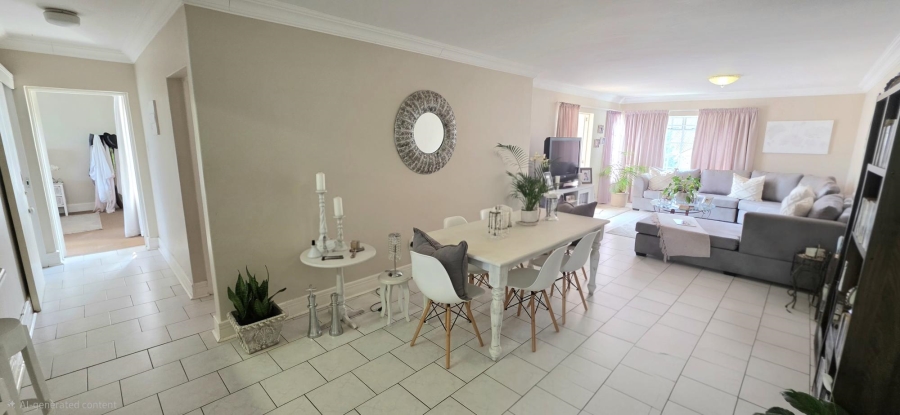 2 Bedroom Property for Sale in Die Hoewes Gauteng