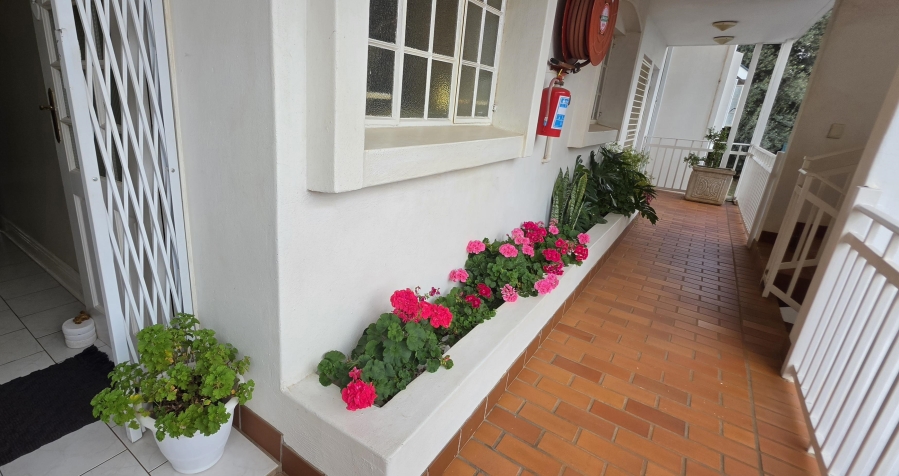 2 Bedroom Property for Sale in Die Hoewes Gauteng