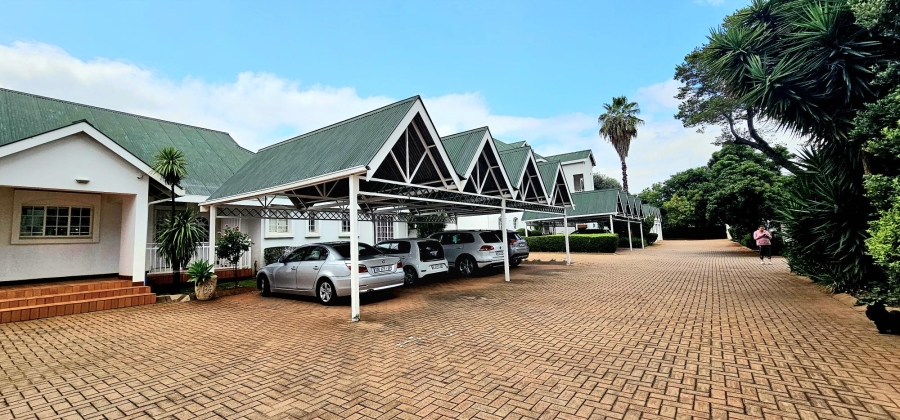 2 Bedroom Property for Sale in Die Hoewes Gauteng