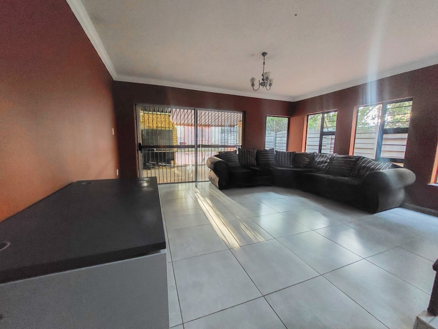 To Let 1 Bedroom Property for Rent in Westdene Gauteng