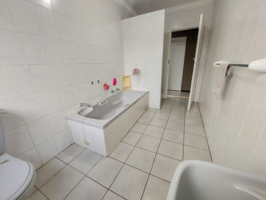 To Let 1 Bedroom Property for Rent in Westdene Gauteng