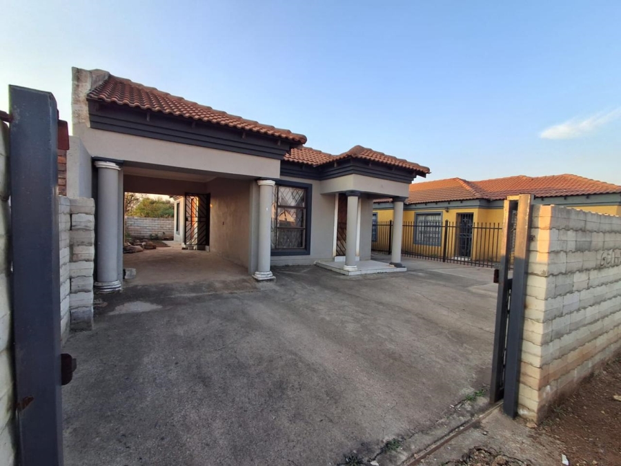 3 Bedroom Property for Sale in Soshanguve A Gauteng