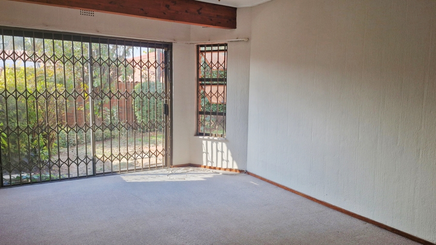 3 Bedroom Property for Sale in Corlett Gardens Gauteng