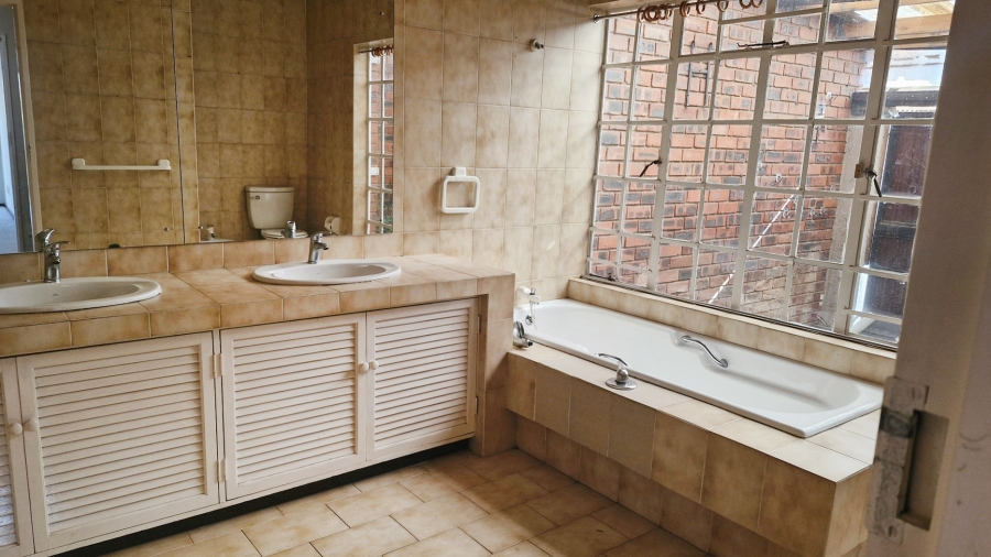 3 Bedroom Property for Sale in Corlett Gardens Gauteng