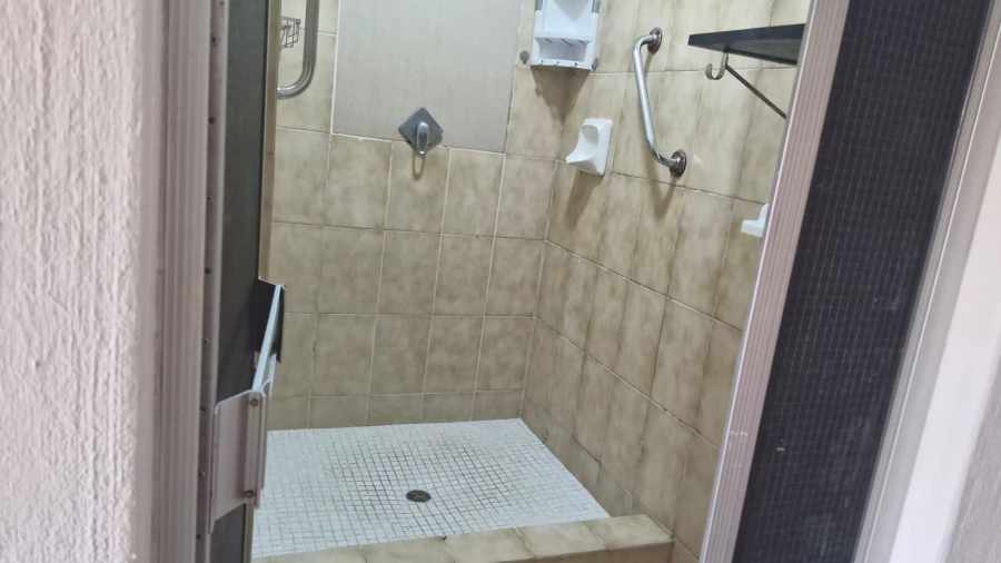3 Bedroom Property for Sale in Corlett Gardens Gauteng
