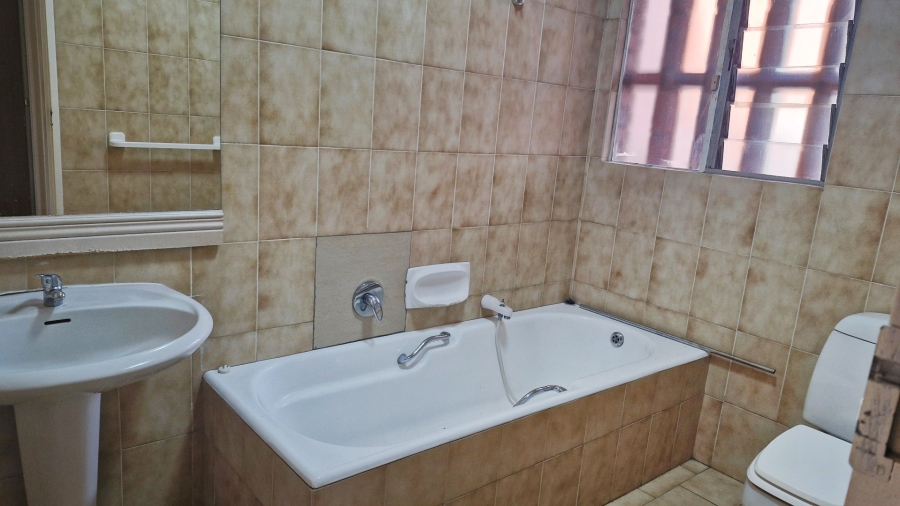 3 Bedroom Property for Sale in Corlett Gardens Gauteng