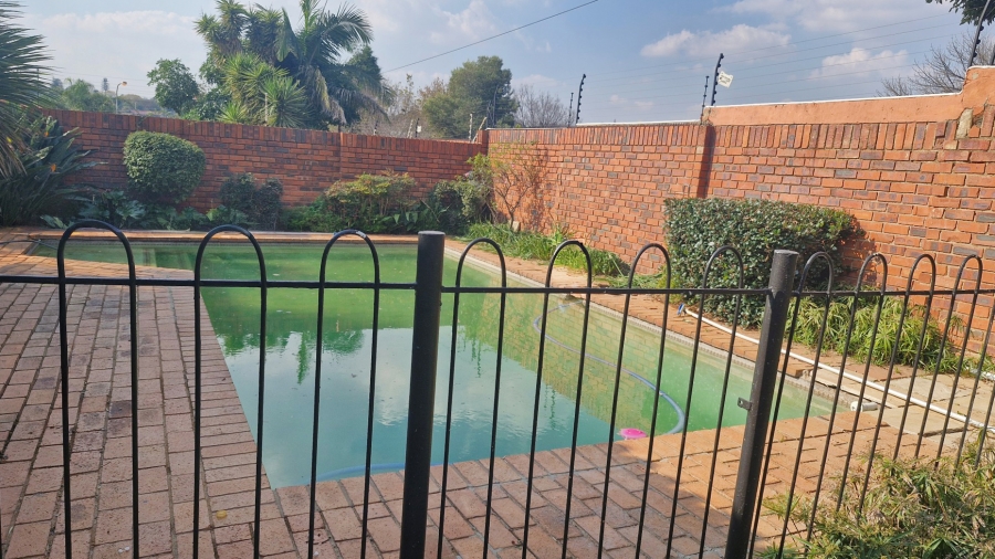 3 Bedroom Property for Sale in Corlett Gardens Gauteng