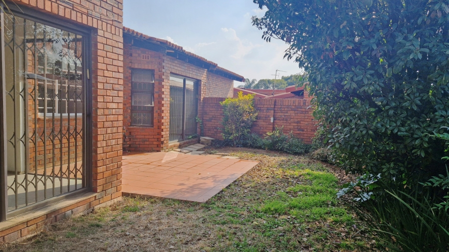 3 Bedroom Property for Sale in Corlett Gardens Gauteng