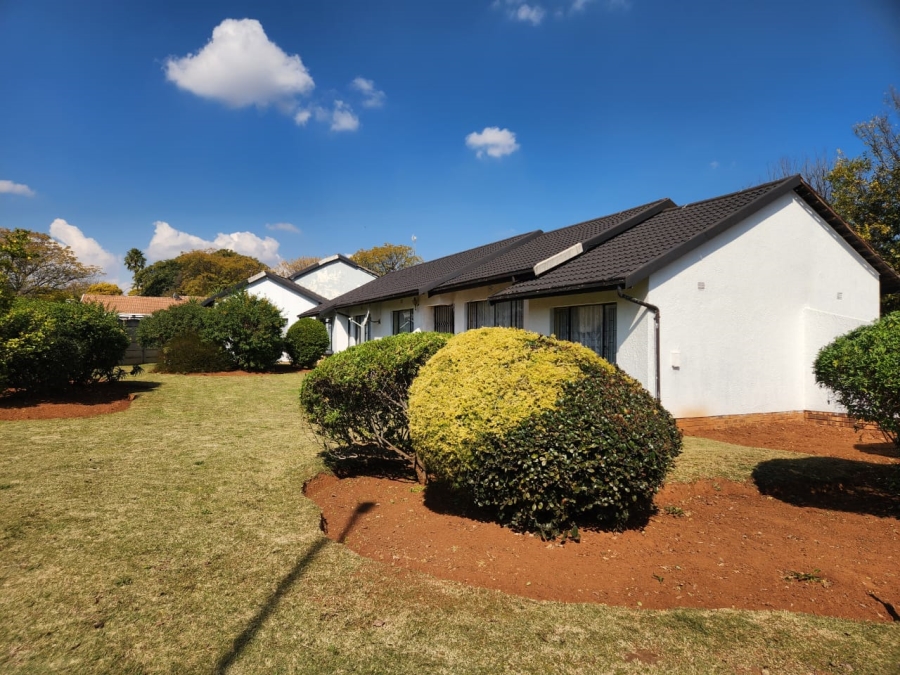 3 Bedroom Property for Sale in Crystal Park Gauteng